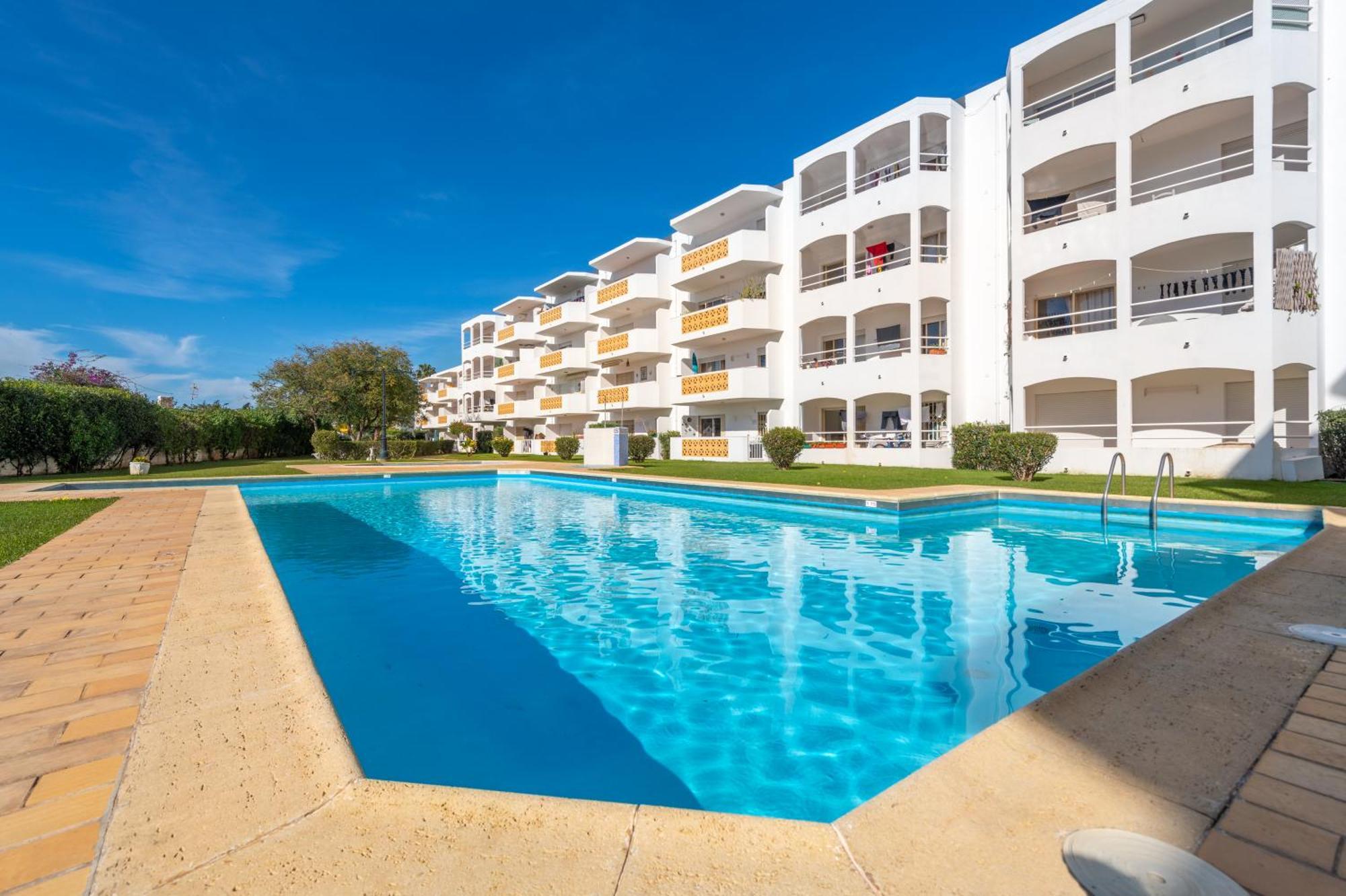 Algarsun - Idealy Situated Holiday Apartment With All Modern Comfort Albufeira Luaran gambar